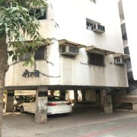 800 sqft Commercial office available in Ashram Roa