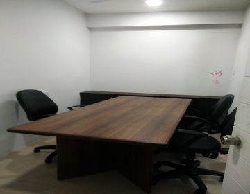 Commercial Office Space in 945 sq.ft